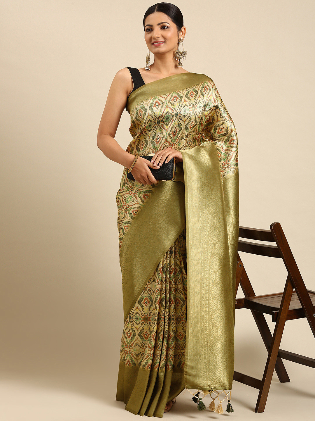 VISHNU WEAVES Cream-Coloured & Olive Green Ethnic Motifs Silk Blend Banarasi Saree
