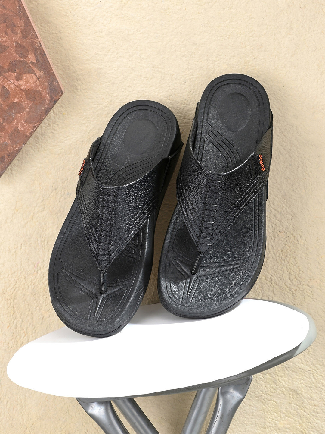 SOFTIO Men Black Thong Flip-Flops