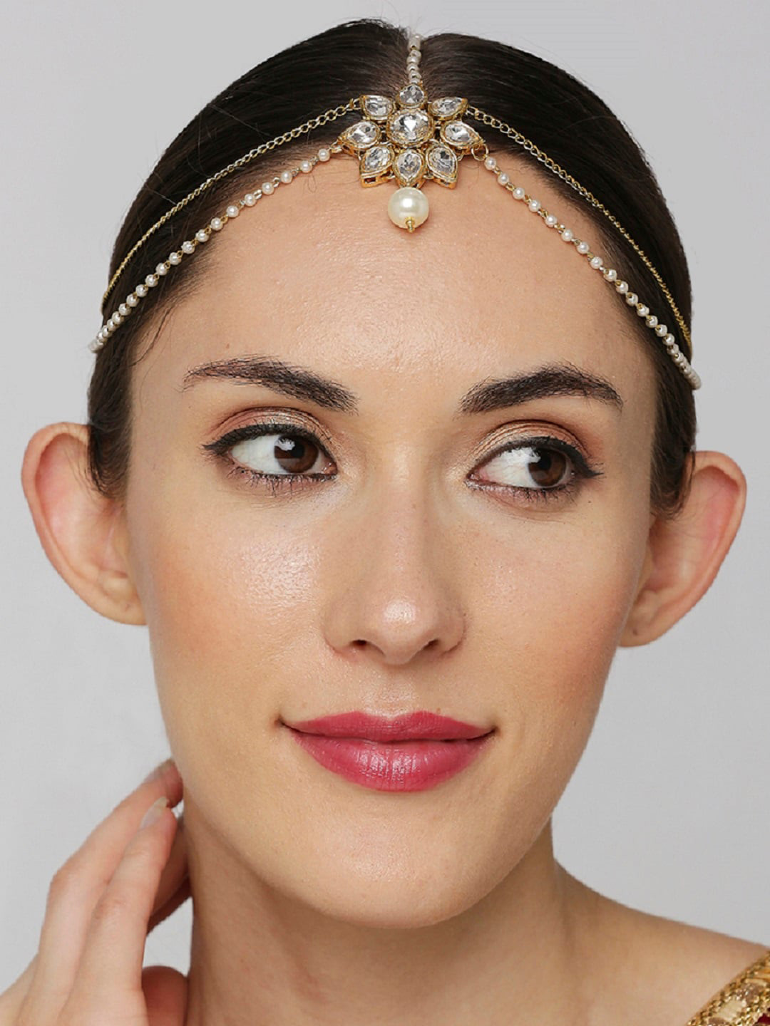 OOMPH White & Gold-Toned Jadau Kundan and Pearl Layer Maangtikka