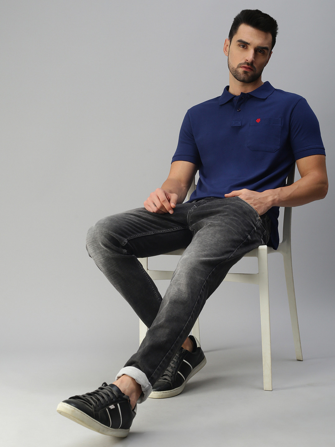 ONN Men Navy Solid Polo Collar T-shirt