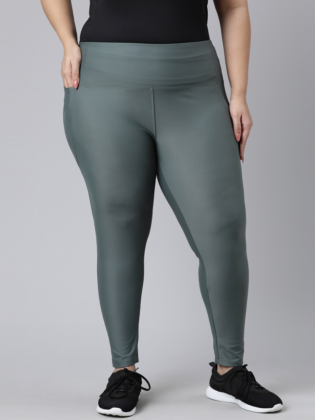 Imperative Crossover Flared Leggings with Phone Pockets, Gym Tights, Yoga  Pants