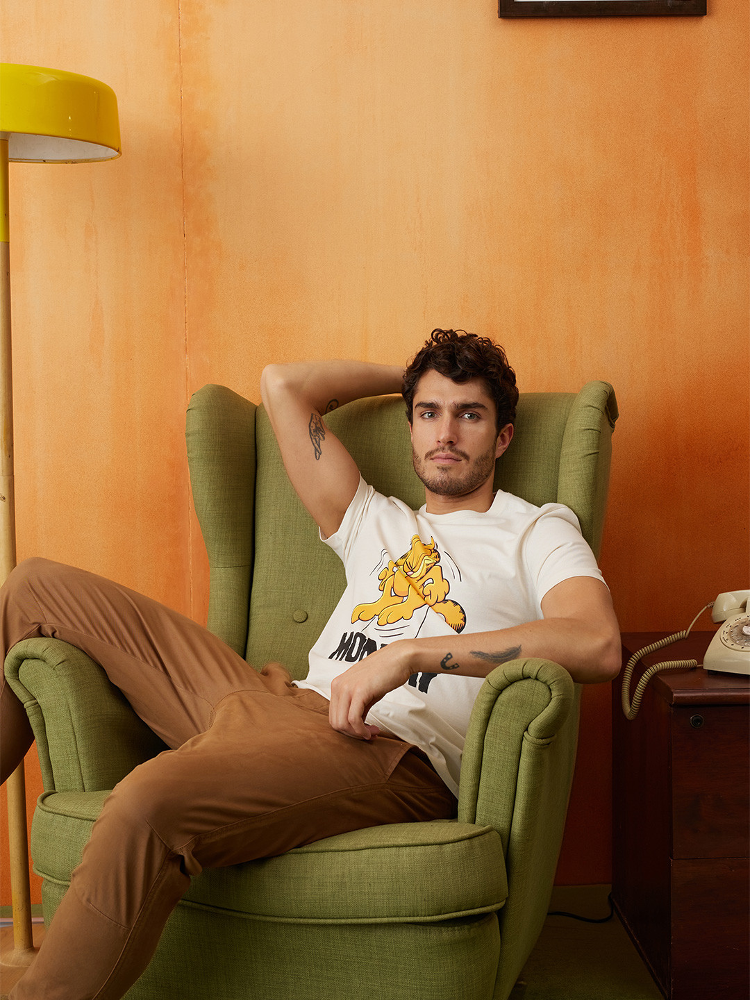 Celio Men White Garfield Printed Short Sleeves Round Neck Cotton T-shirt