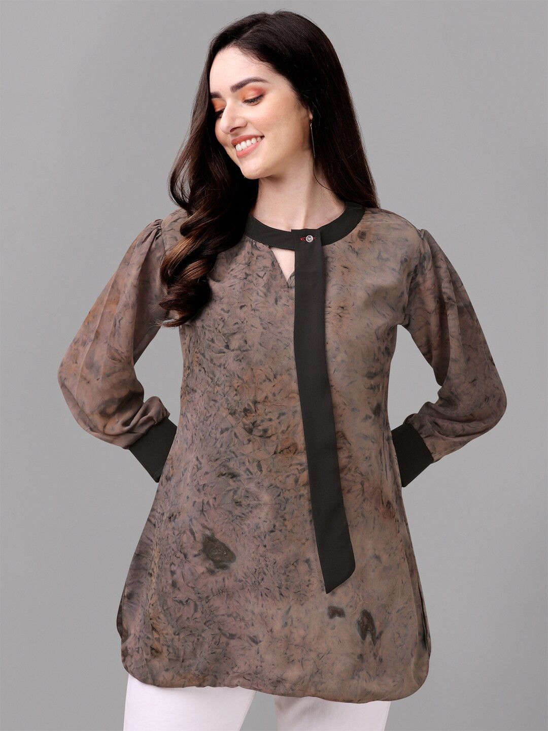 GUFRINA Grey & Black Print Keyhole Neck Georgette Longline Top