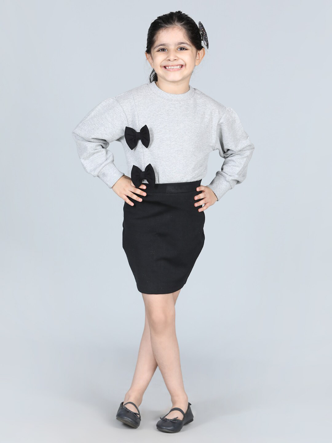 AWW HUNNIE Girls Grey & Black Solid Round Neck Top with Skirt