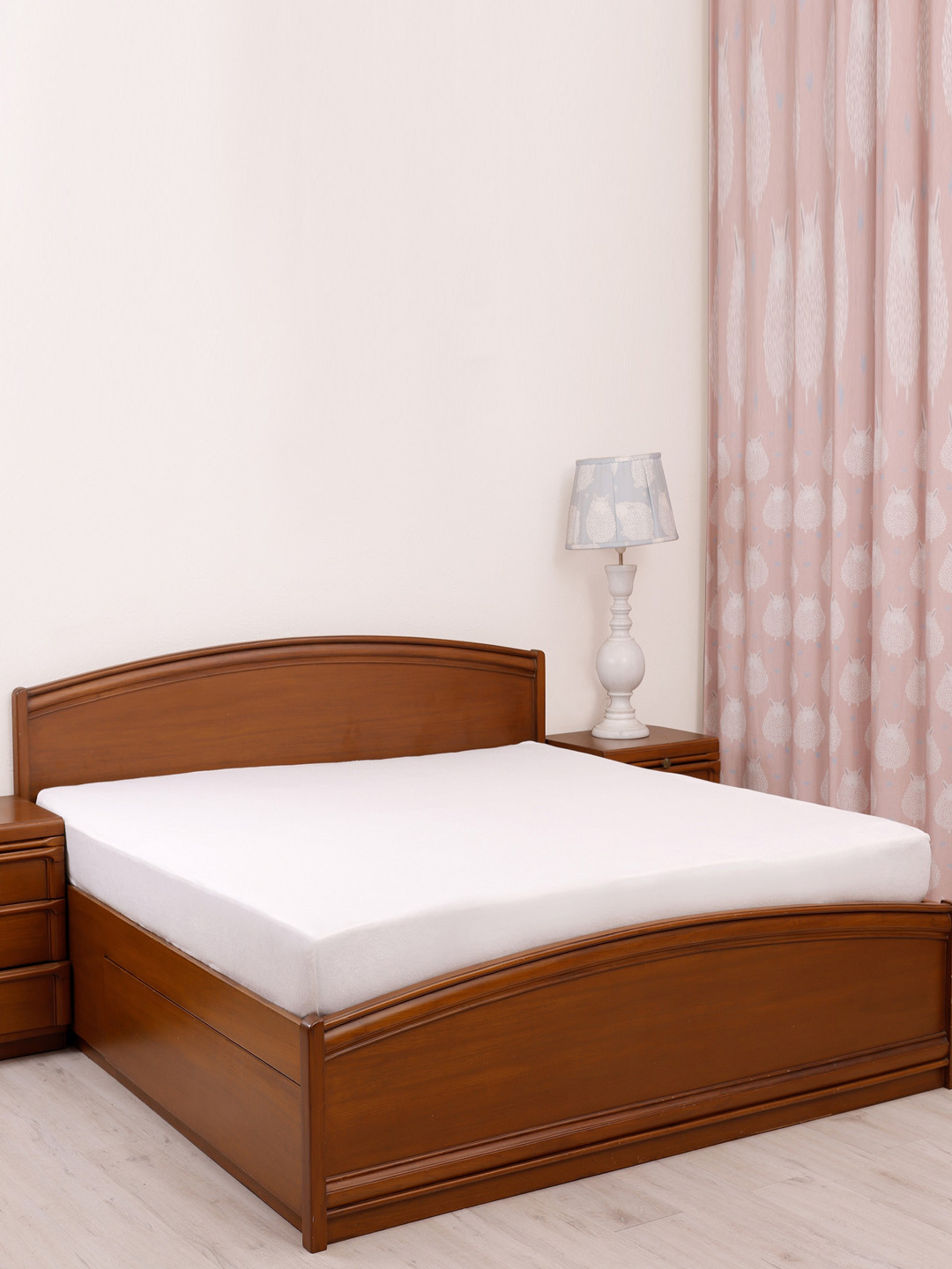 TIDY SLEEP White Solid Water-Proof Mattress Protector