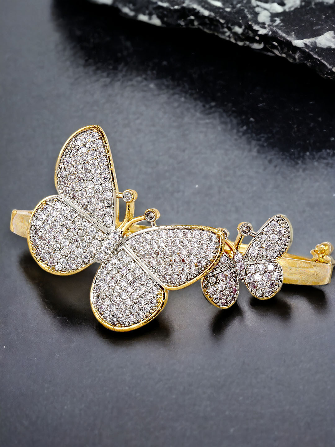 LUCKY JEWELLERY Women Gold-Toned & White Brass American Diamond Gold-Plated Kada Bracelet