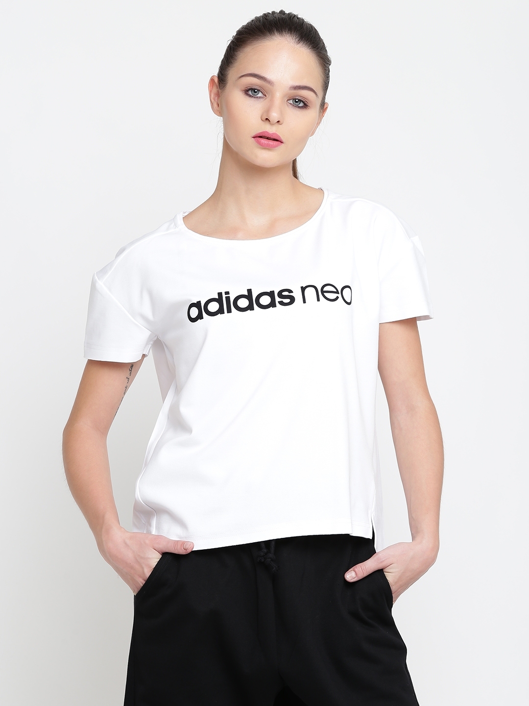 Wauw Sturen sleuf Buy ADIDAS NEO Women White UT Relaxed Printed Round Neck T Shirt - Tshirts  for Women 2083982 | Myntra