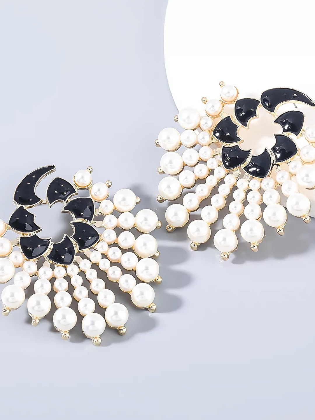 AVANT-GARDE PARIS Gold-Plated Classic Drop Earrings