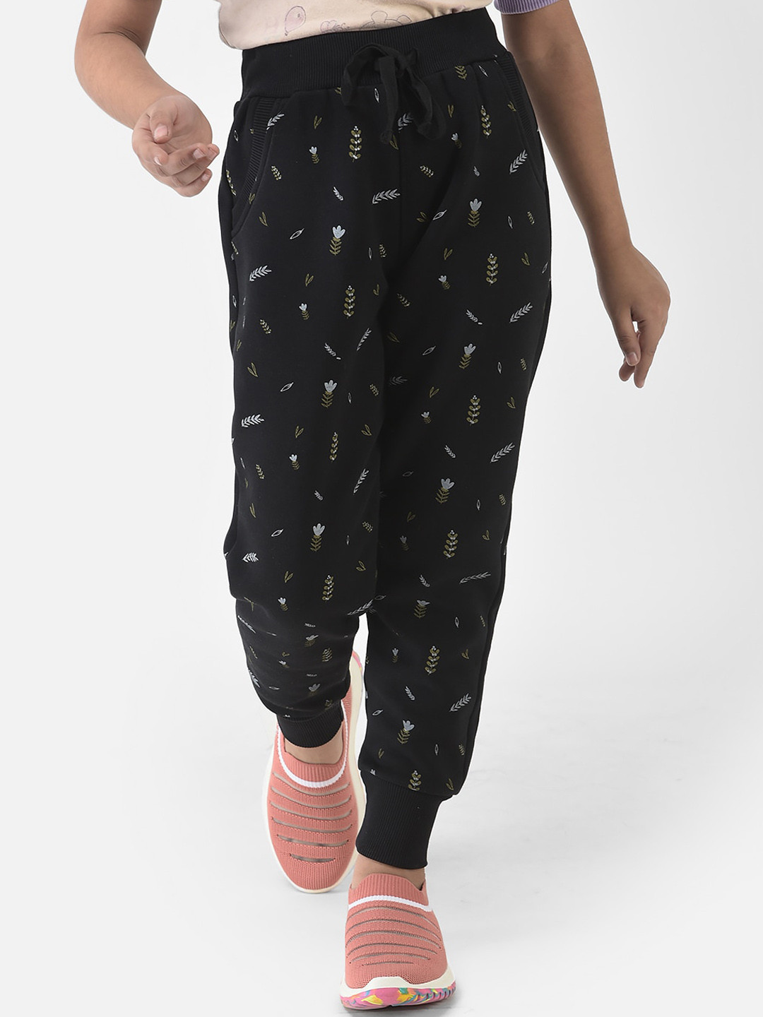 Crimsoune Club Girls Black Printed Joggers