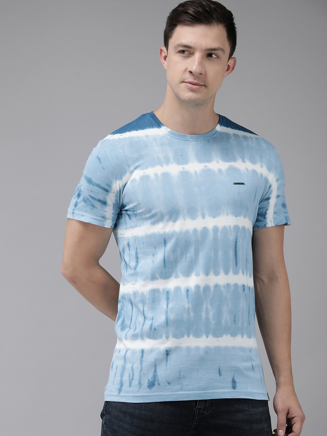THE BEAR HOUSE Men Blue & White Pure Cotton Tie and Dye Dyed Slim Fit T-shirt