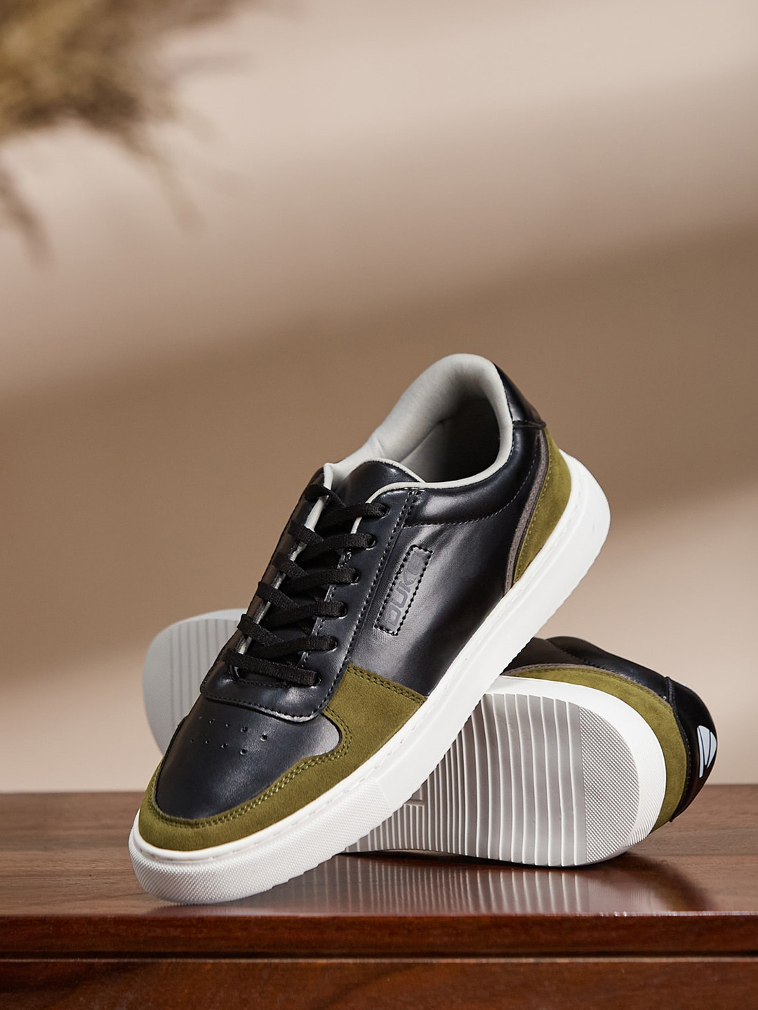 Duke Men Olive Green Colourblocked Sneakers