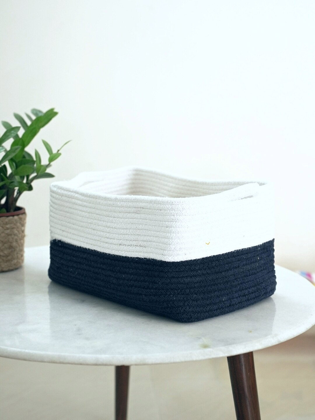 JASMEY HOMES White & Blue Solid Storage Basket