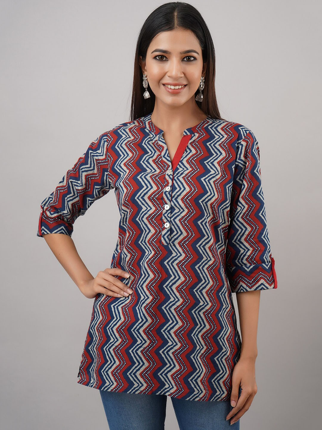 SVARCHI Women Blue Geometric Printed Cotton Kurtis