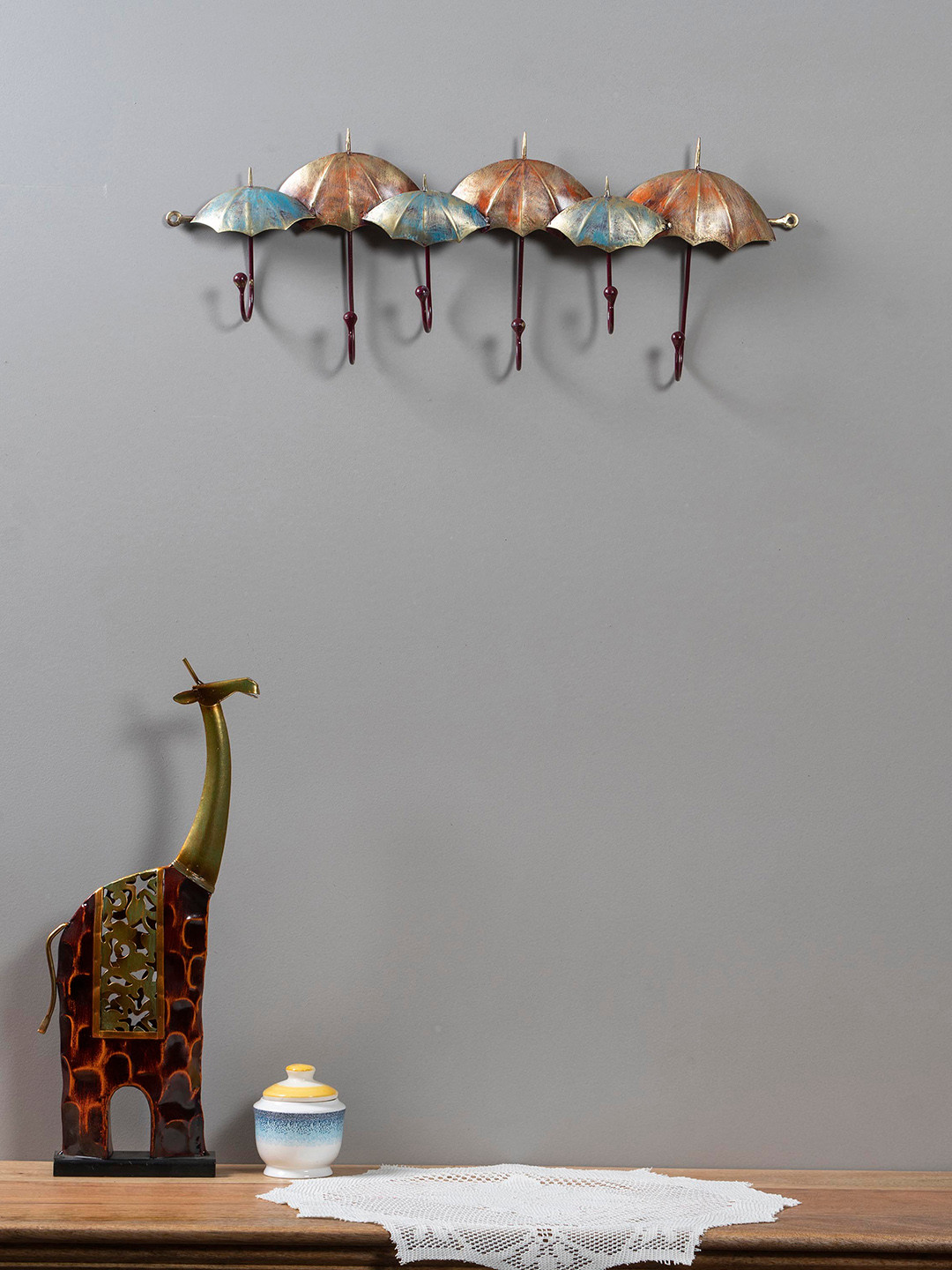 vedas Gold-Toned & Blue Umbrella Metal Key Holder With 6 Key Knobs