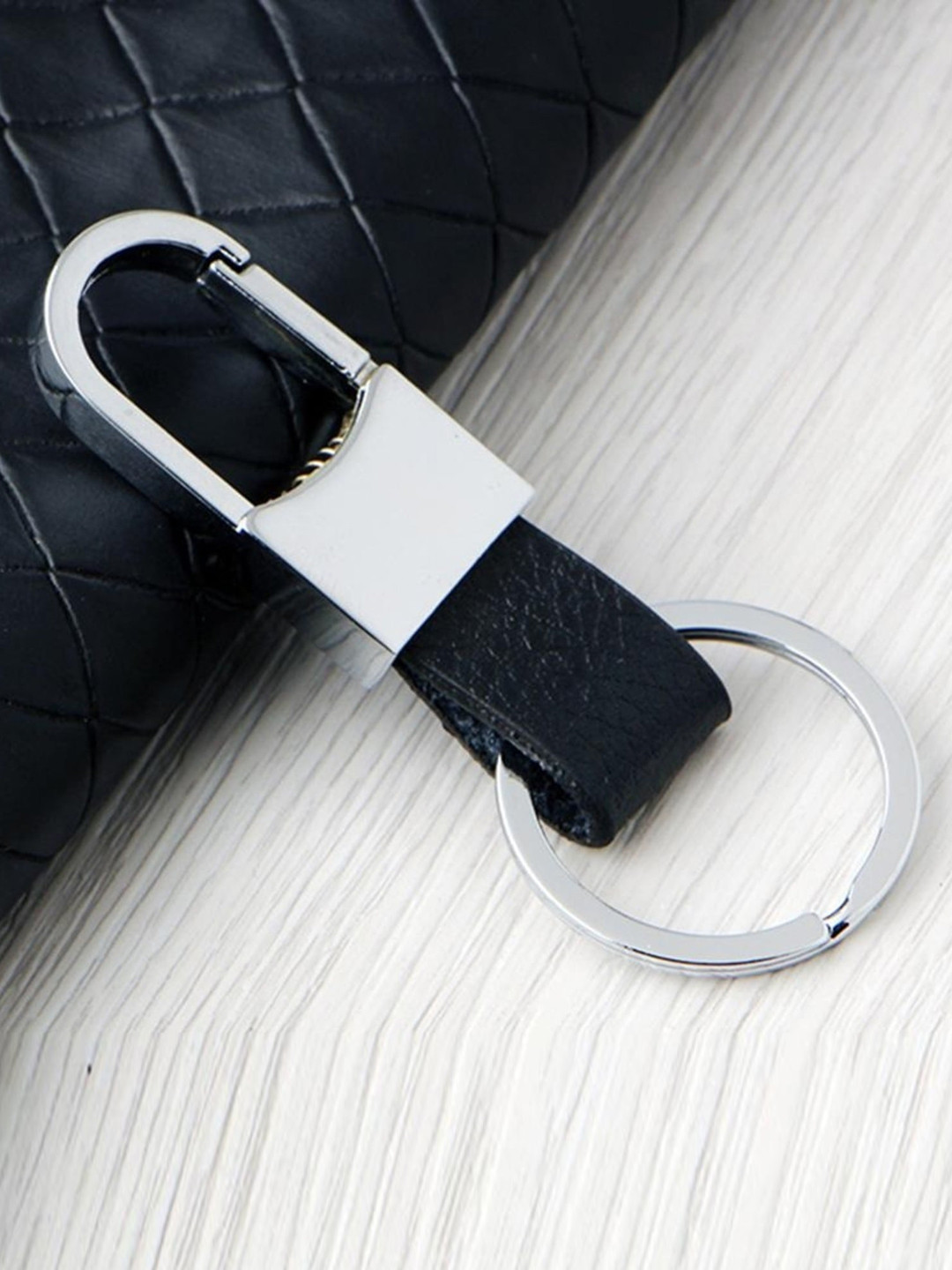 CONTACTS Black & Sliver-Toned Stainless Steel Key chain Holder