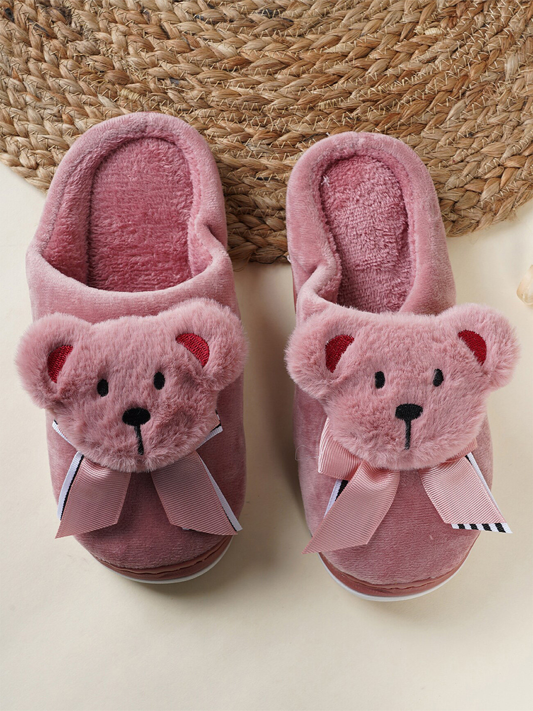 SAPATOS Women Peach-Coloured & Black Bedroom Slippers