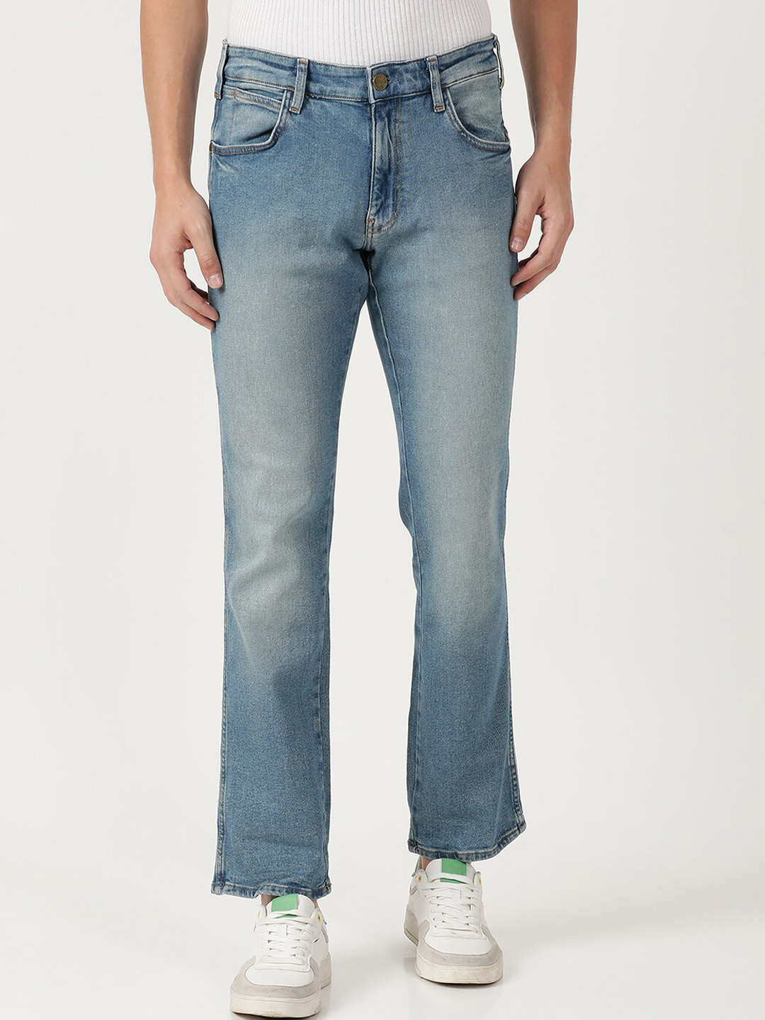 Wrangler Men Blue Millard Straight Fit Heavy Fade Stretchable Cotton Jeans