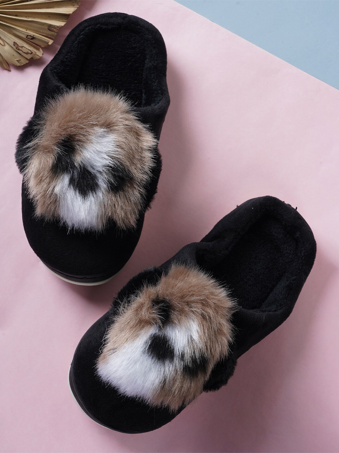 Walkfree Women Black & Brown Room Slippers