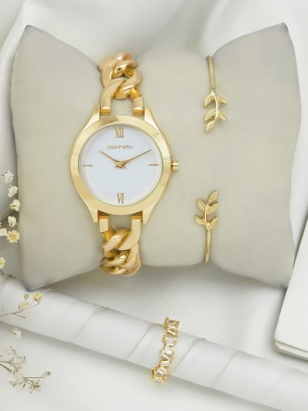 JOKER & WITCH Women Gold Toned Stainless Steel Analogue Watch With Bracelet & Ring