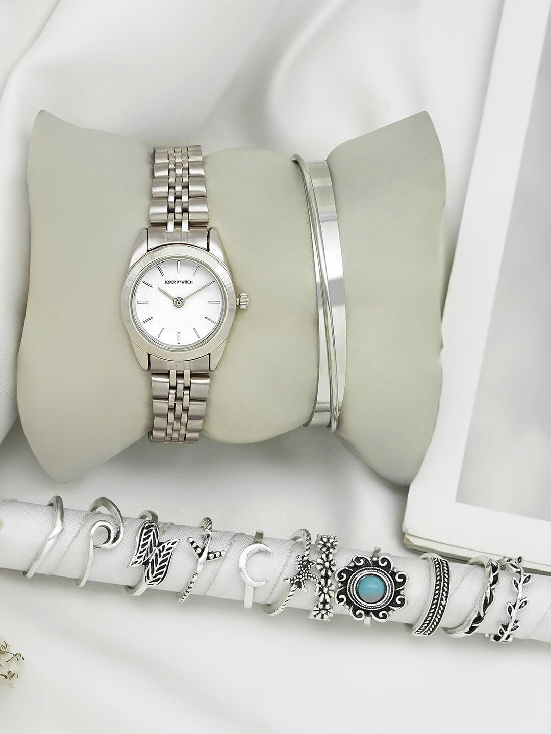 JOKER & WITCH Women Silver Toned Bracelet Style Straps Watch With Bracelet & Rings