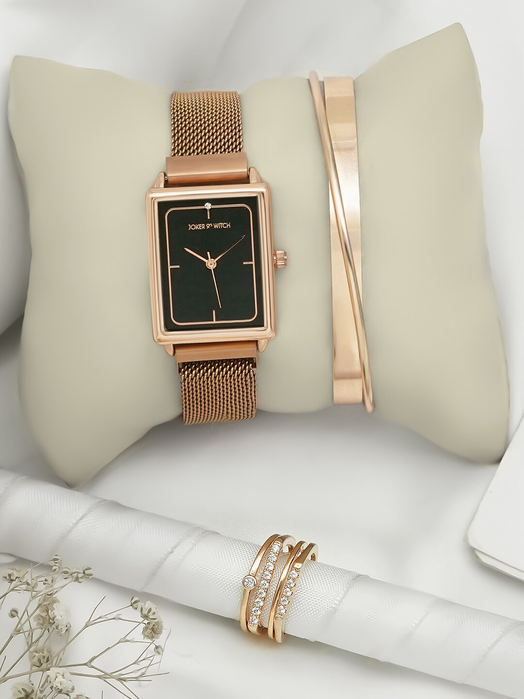 JOKER & WITCH Women Rose Gold Toned & Black Analogue Watch With Bracelet And Ring Gift Set