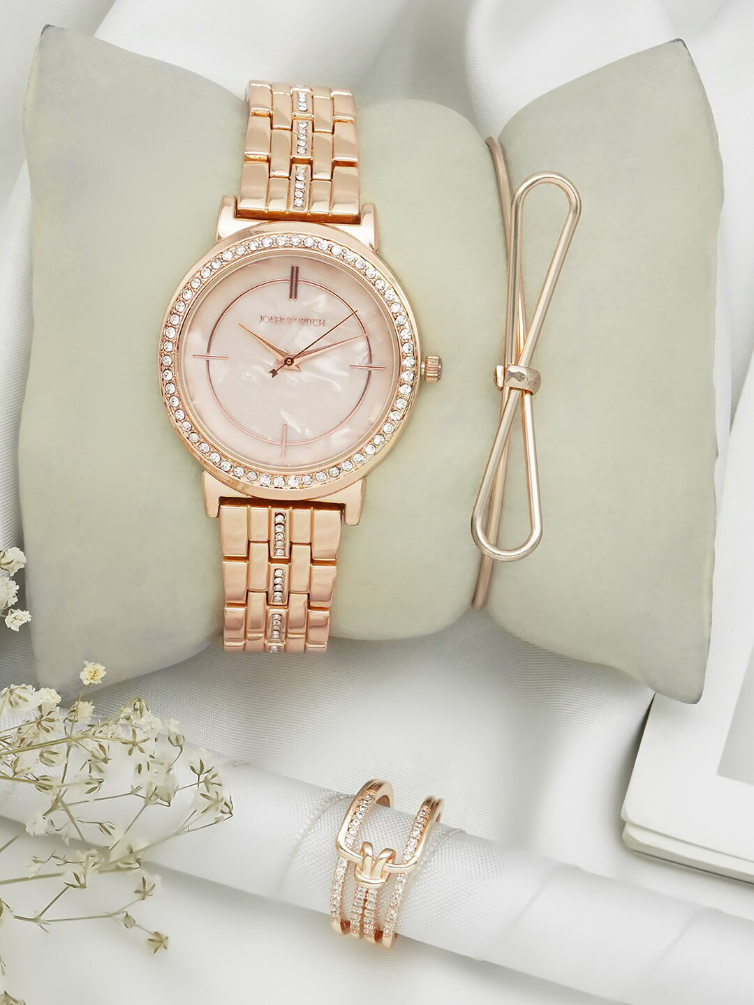 JOKER & WITCH Women Rose Gold-Toned Dial Analogue Watch With Bracelet & Ring-JWLT612