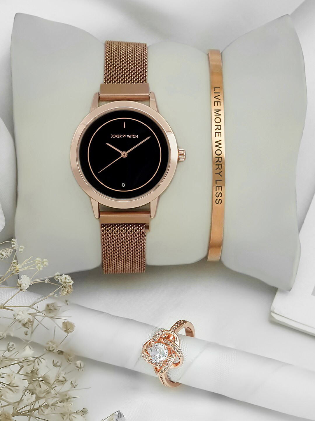 JOKER & WITCH Women Black Dial & Rose Gold Toned Analogue Watch With Bracelet & Ring- JWLT