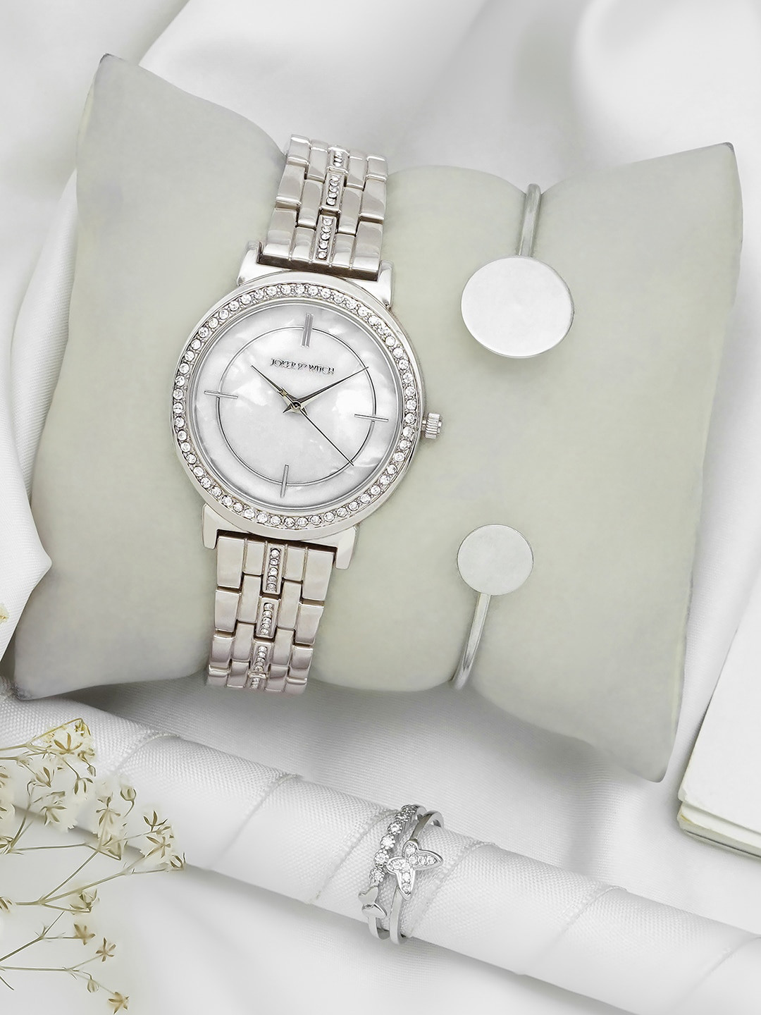 JOKER & WITCH Women Silver-Toned Embellished Dial Watch With Bracelet & Ring- JWLT6