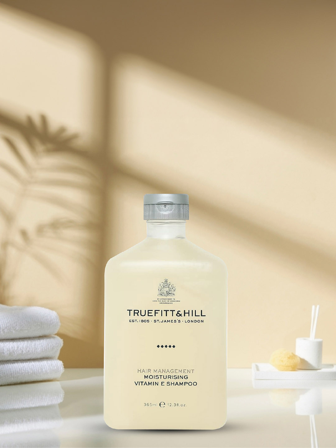 TRUEFITT & HILL Hair Management Moisturizing Vitamin E Shampoo 365ml