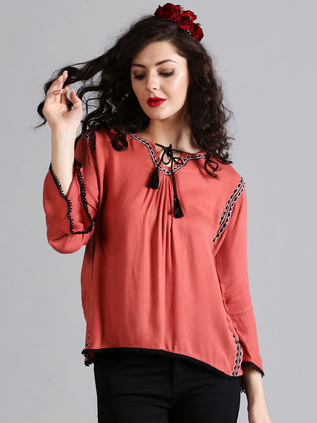 Noi Women Red Solid High-Low Top