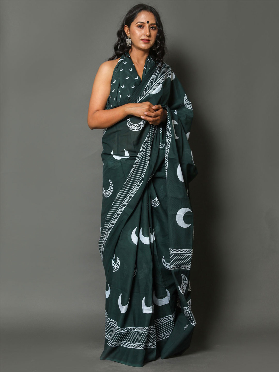 BUTA BUTI Green & White Pure Cotton Saree