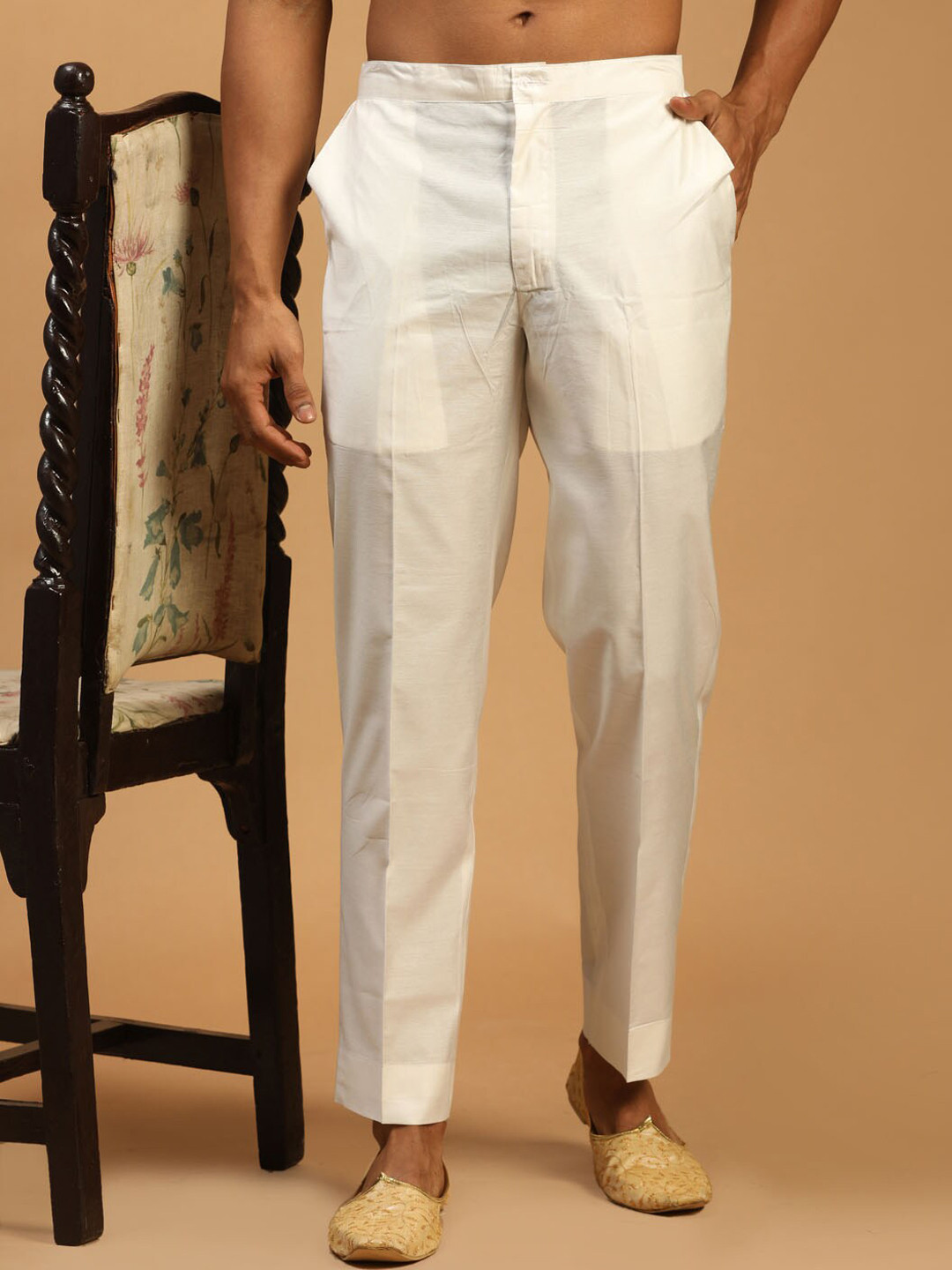 VASTRAMAY Men White Relaxed Fit Trousers