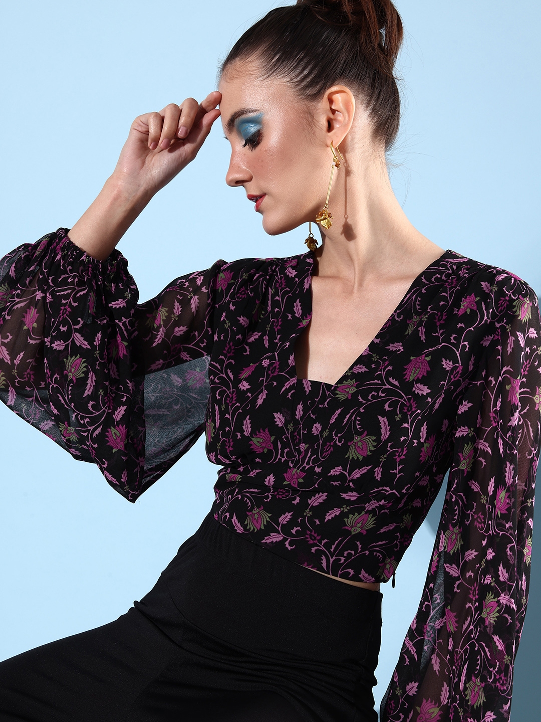 QUIERO Black & Pink Floral Print Bishop Sleeves Crop Top - Tops for Women 20933726 | Myntra