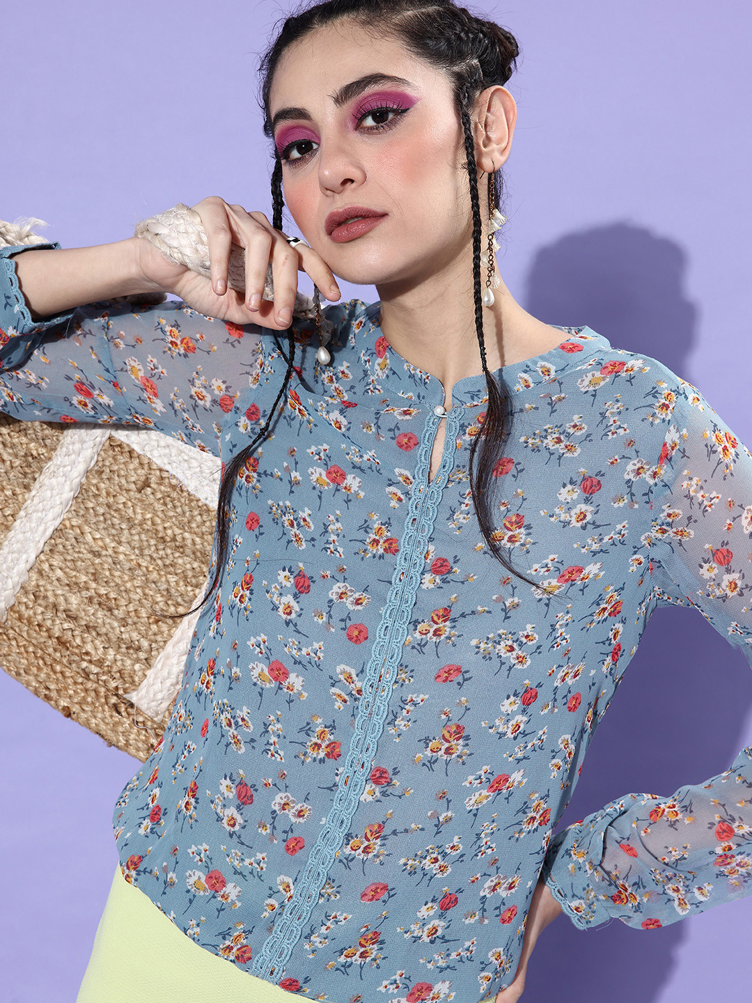 QUIERO Floral Print Mandarin Collar Shirt Style Top with Lace Inserts Detail