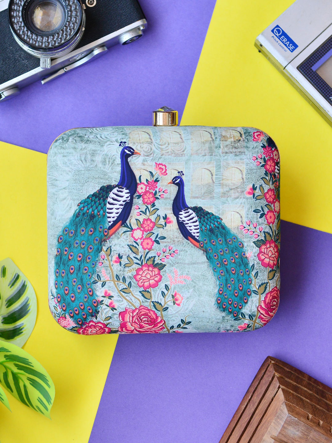 ARTKLIM Women Green & Blue Peacock Printed Box Clutch