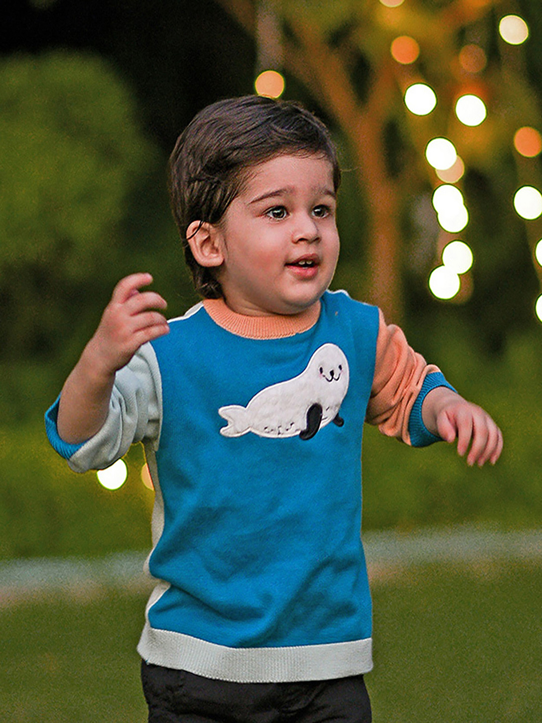 MiArcus Navy Blue & Grey Colourblocked Applique Detail Pullover Cotton Sweater