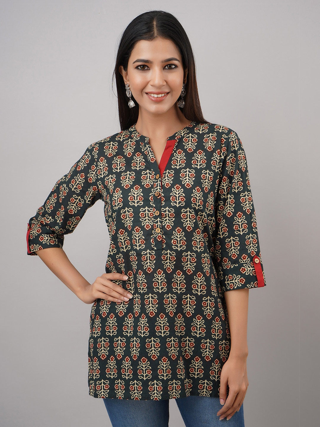 Saart Bunaai Green & Red Mandarin Collar Printed Cotton Tunic
