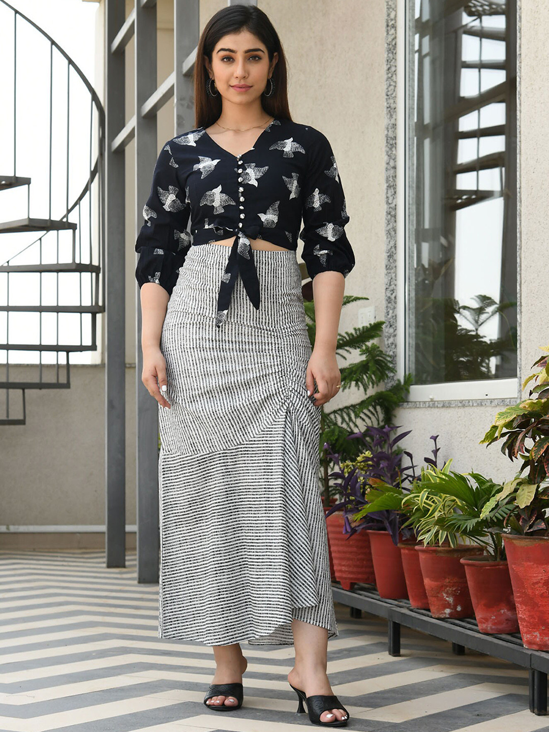 Aaheli Women Black & Grey Pure Cotton Top and Skirt