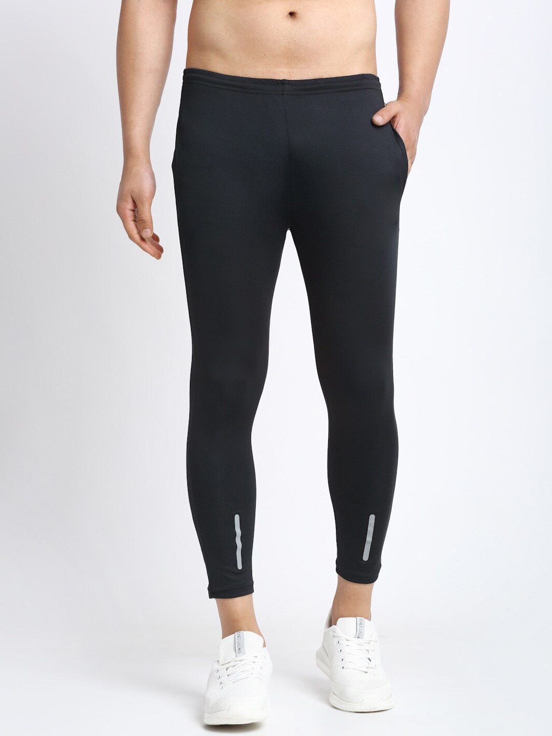 DOOR74 Men Black Slim-Fit Jogger