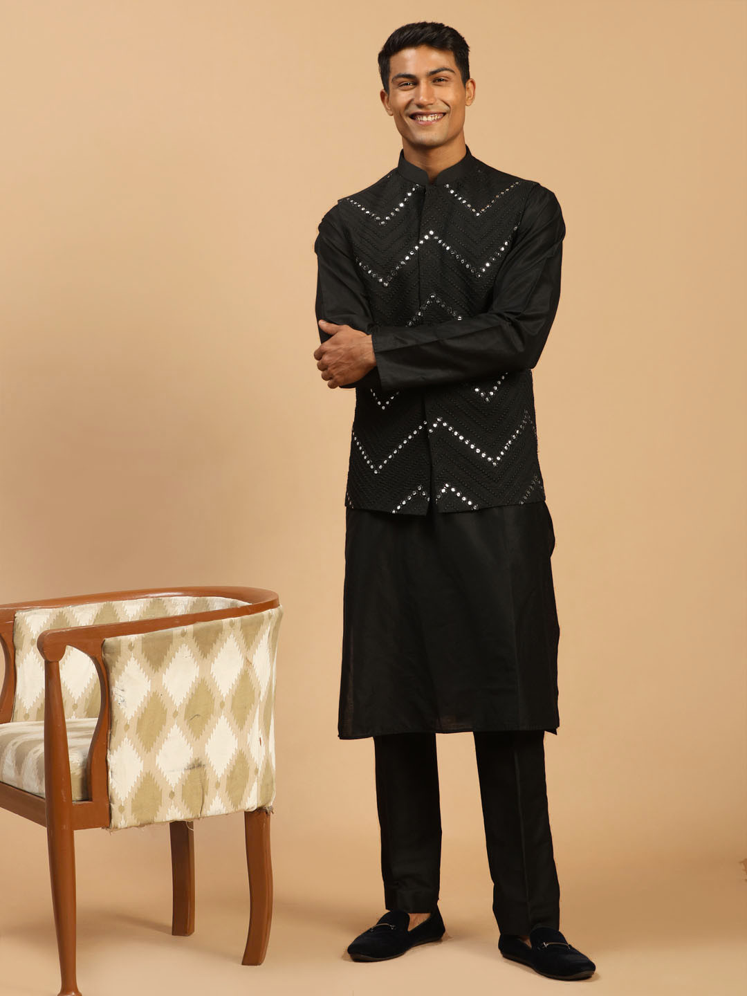 VASTRAMAY Men Black Mirror Work Nehru Jacket And Solid Kurta With Pant Set