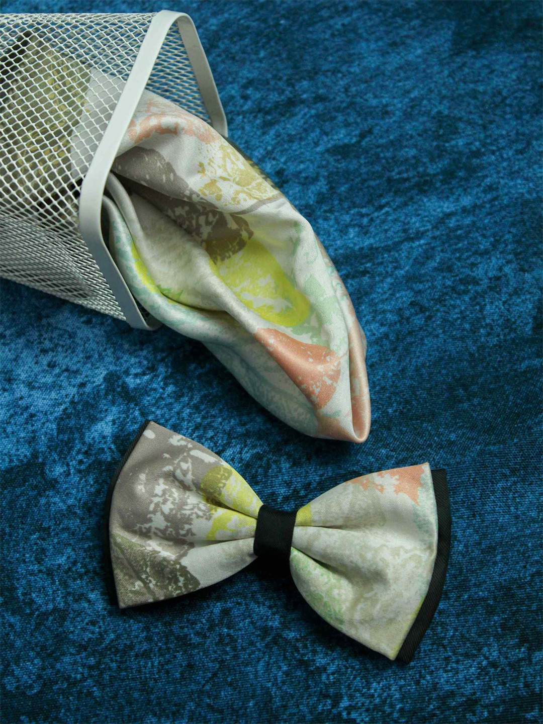 Tossido Green Set Of 2 Floral Printed Bow Tie & Handkerchief