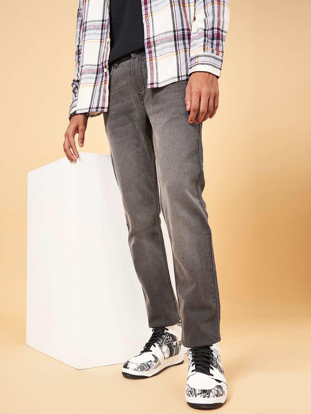 YU by Pantaloons Men Grey Slim Fit Heavy Fade Cotton  Jeans