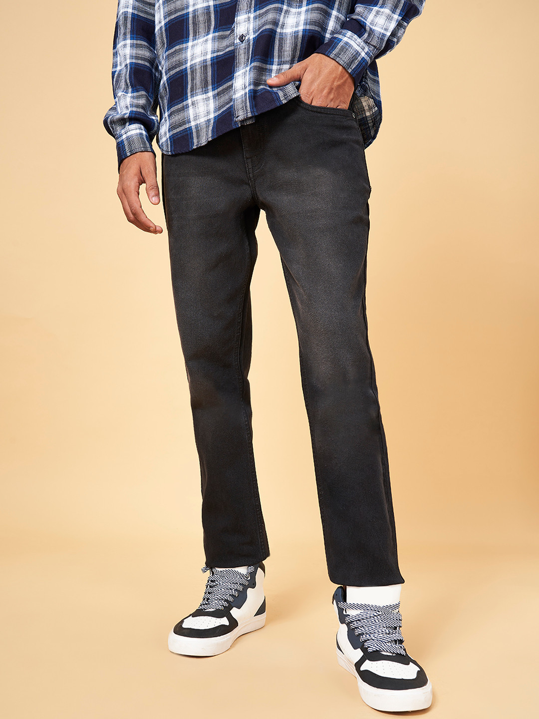 YU by Pantaloons Men Black Slim Fit Light Fade Jeans