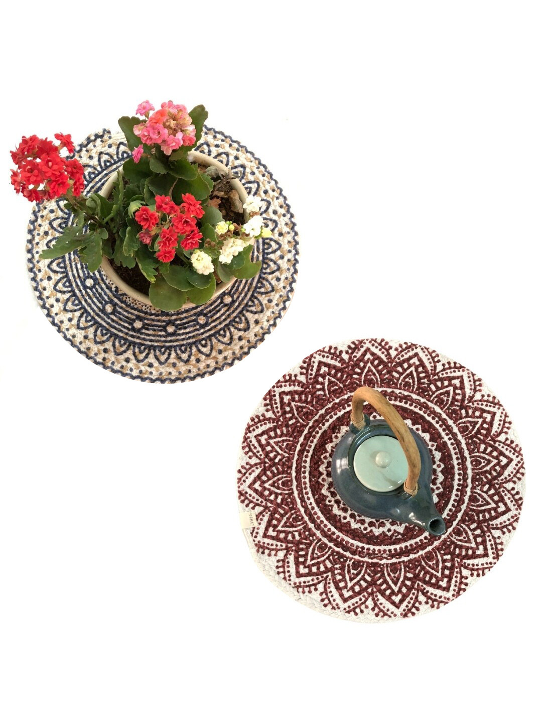 JASMEY HOMES Blue & Maroon Set of 2 Reversible Round Cotton Placemats