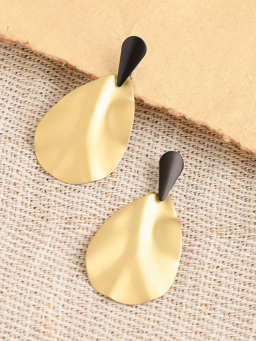 SOHI Gold & Black Gold Plated Oval Drop Earrings