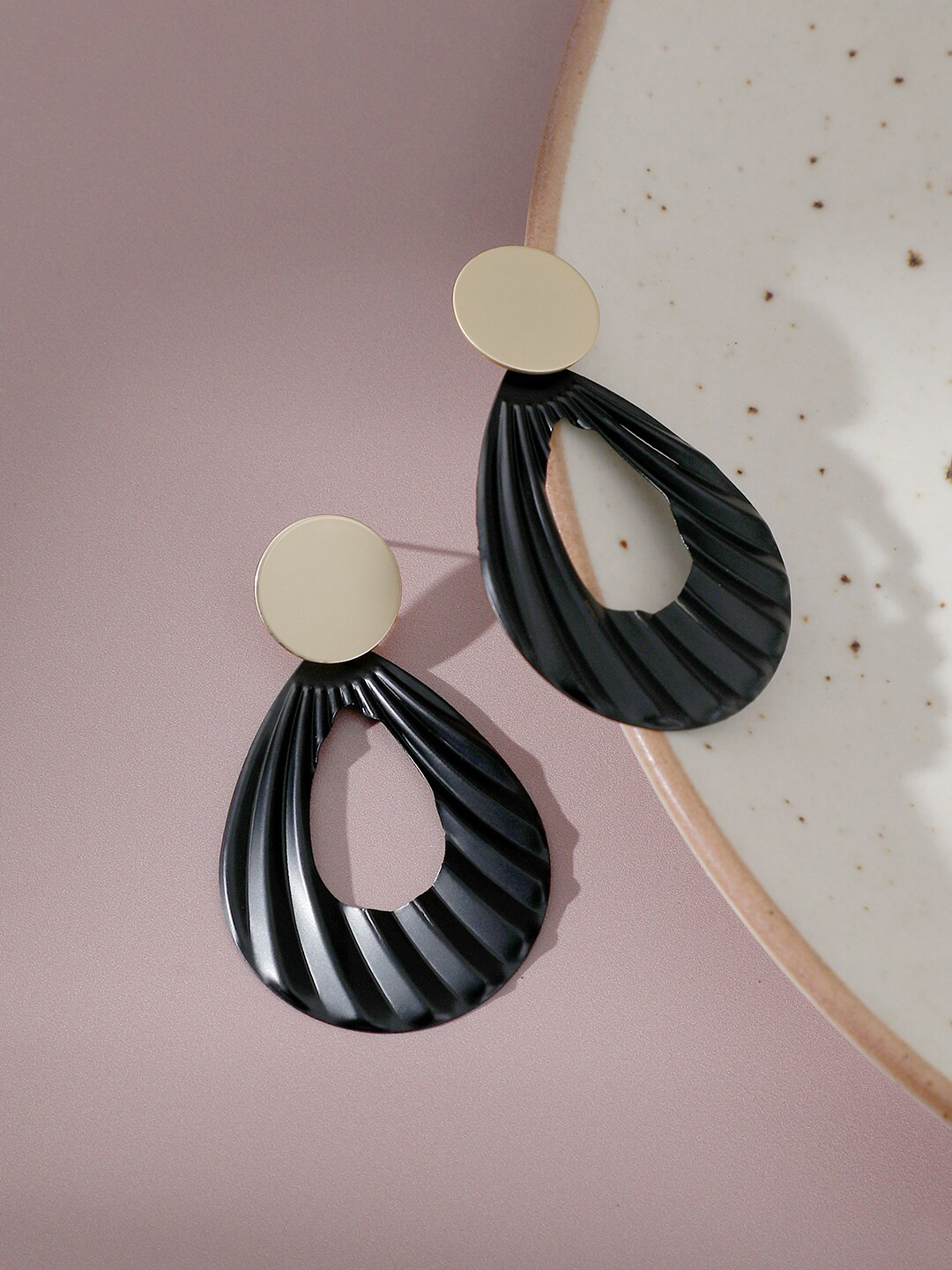 SOHI Gold Plated Drop Earrings