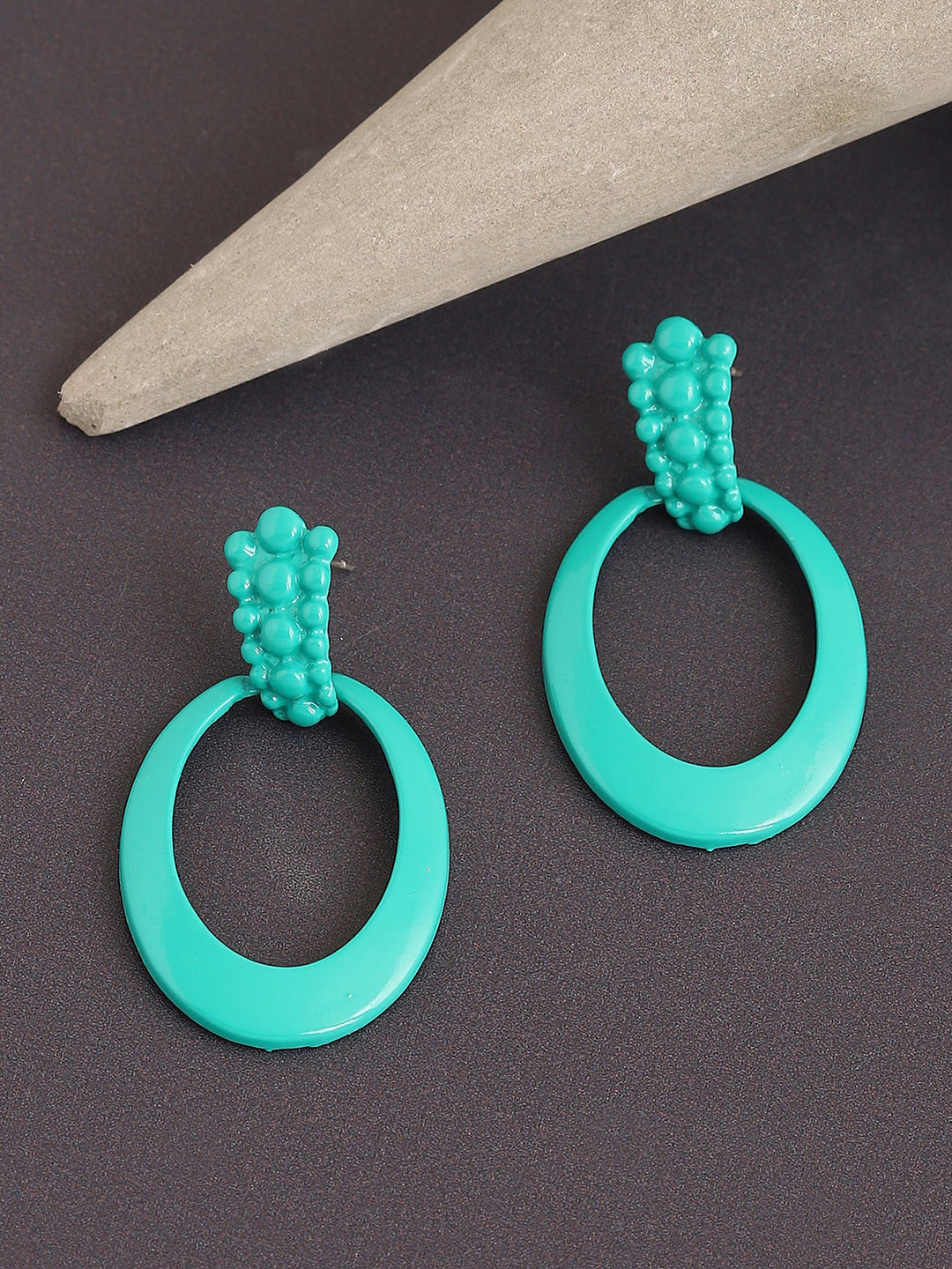 SOHI Green Oval Drop Earrings