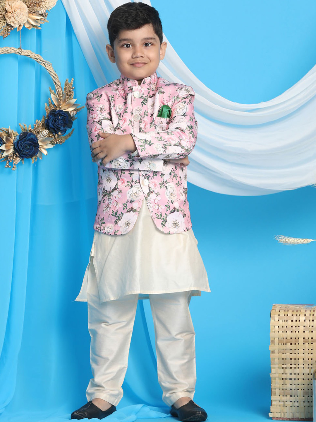 VASTRAMAY Boys Off White Floral Kurta with Pyjamas & Jacket