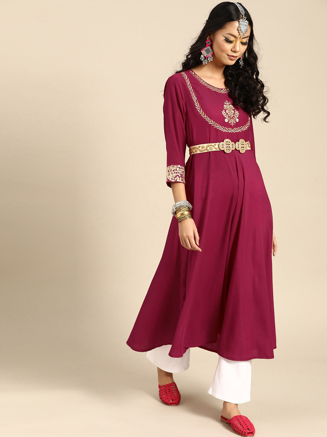 KSUT Women Ethnic Motifs Embroidered Silk Kurta