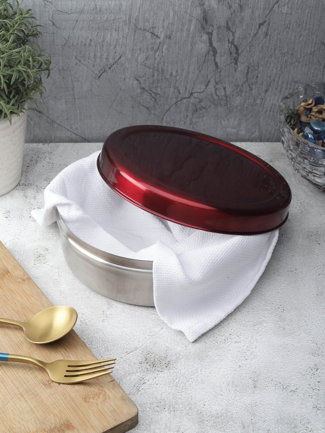 VarEesha Red & Silver-Toned Stainless Steel Roti Box With Lid